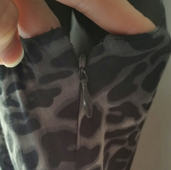 Banana Republic animal print dress - Picture 3 of 17